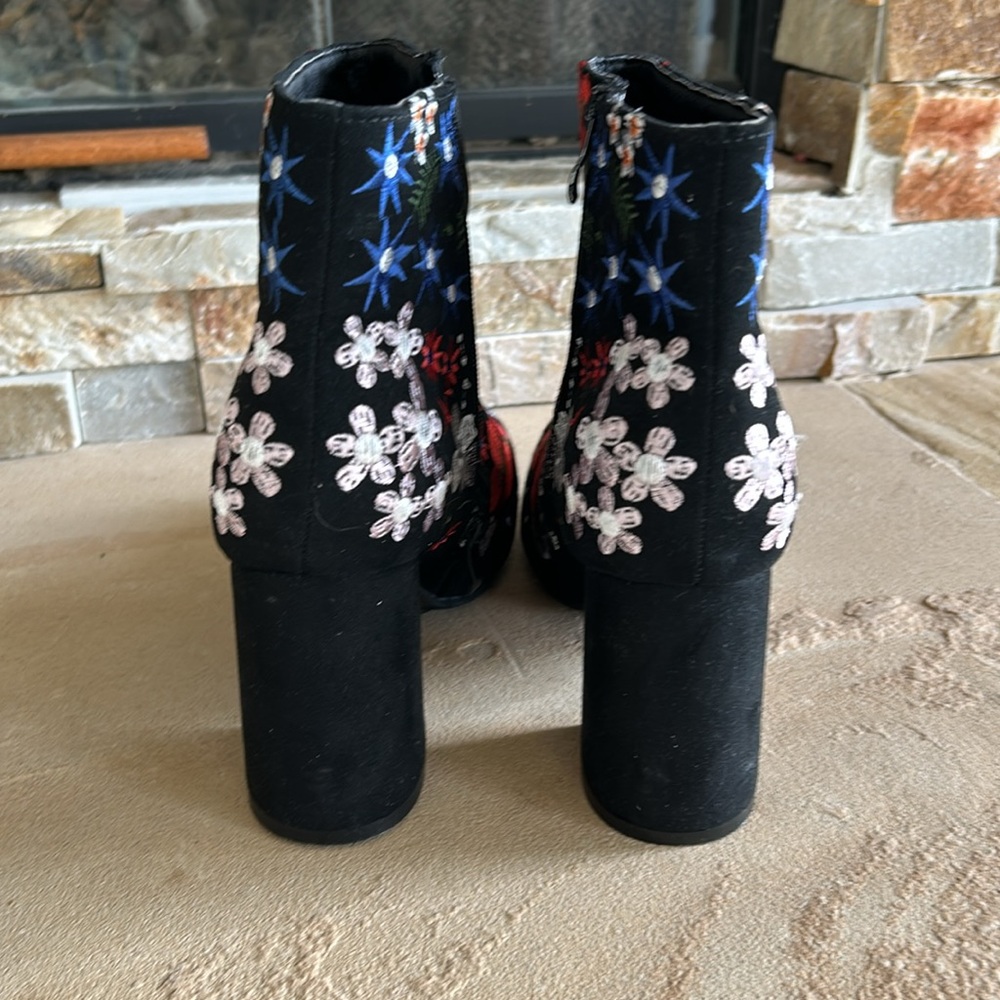 Black Floral Embroidered Block Heel Ankle Boots Round Toe Side Zip Booties - Picture 6 of 6